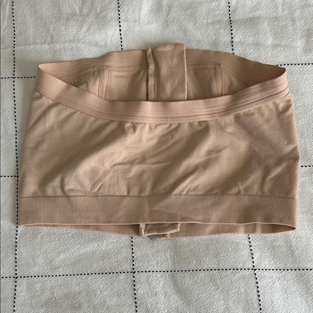 Medela Beige Hands-Free Pumping Bra - Picture 2 of 3